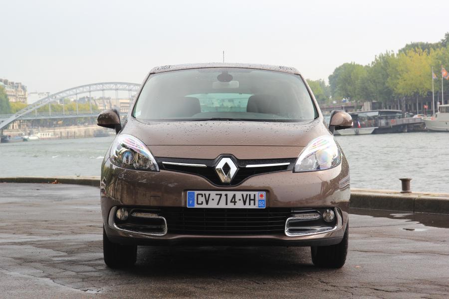  Renault Scenic 2013 года  (фото 10 из 34)